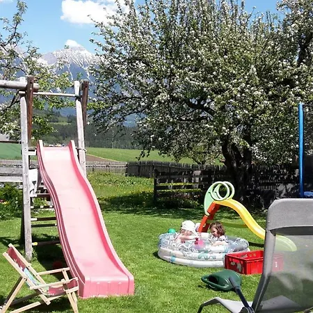 Апартаменти Schusterhof *